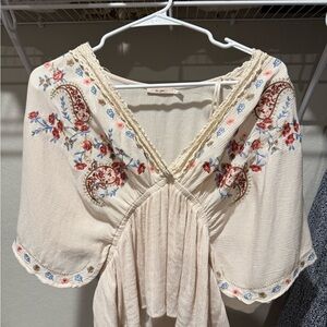Me Jane Floral Embroidered Cream Blouse